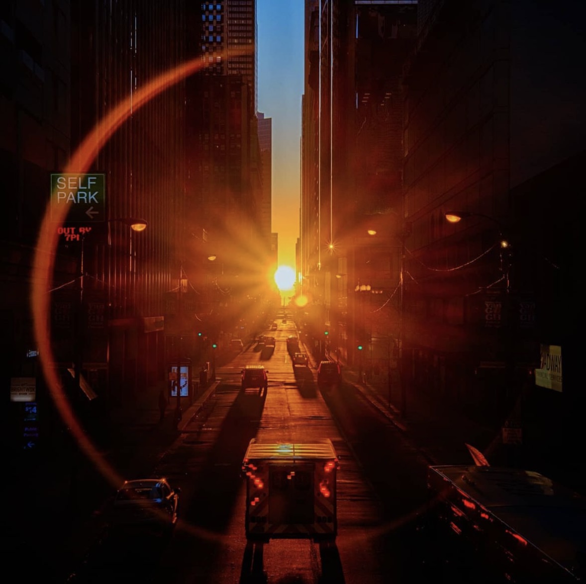 The Sun setting perfectly in between skyscrapers down an east-west facing street in Chicago, Illinois. Due to the grid orientation in the City of Chicago, during an equinox the Sun sets perfectly down the middle of the city’s streets—a phenomenon known as Chicagohenge. Image credit: Raf Winterpacht (@rafwinterpacht on Instagram)