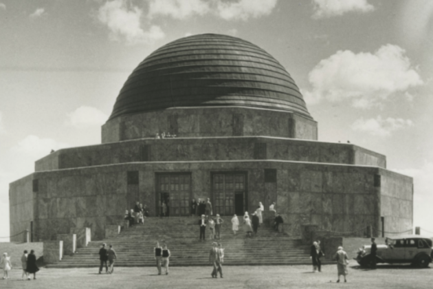 Adler Planetarium with visitors on front steps